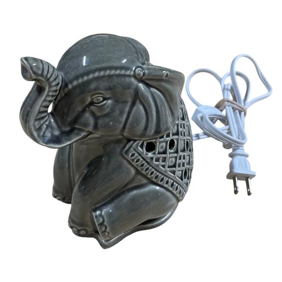 Intertek Ceramic Gray Elephant Scented Wax Warmer Excellent Used Condition - Picture 2 of 9